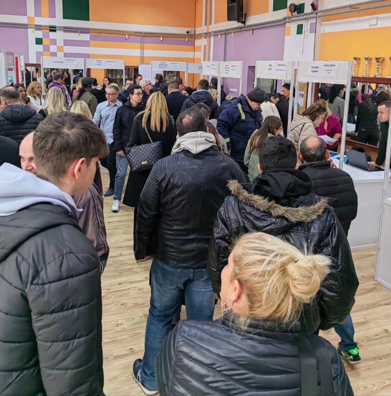 У Панчеву на сајму запошљавања понуђено 170 радних места