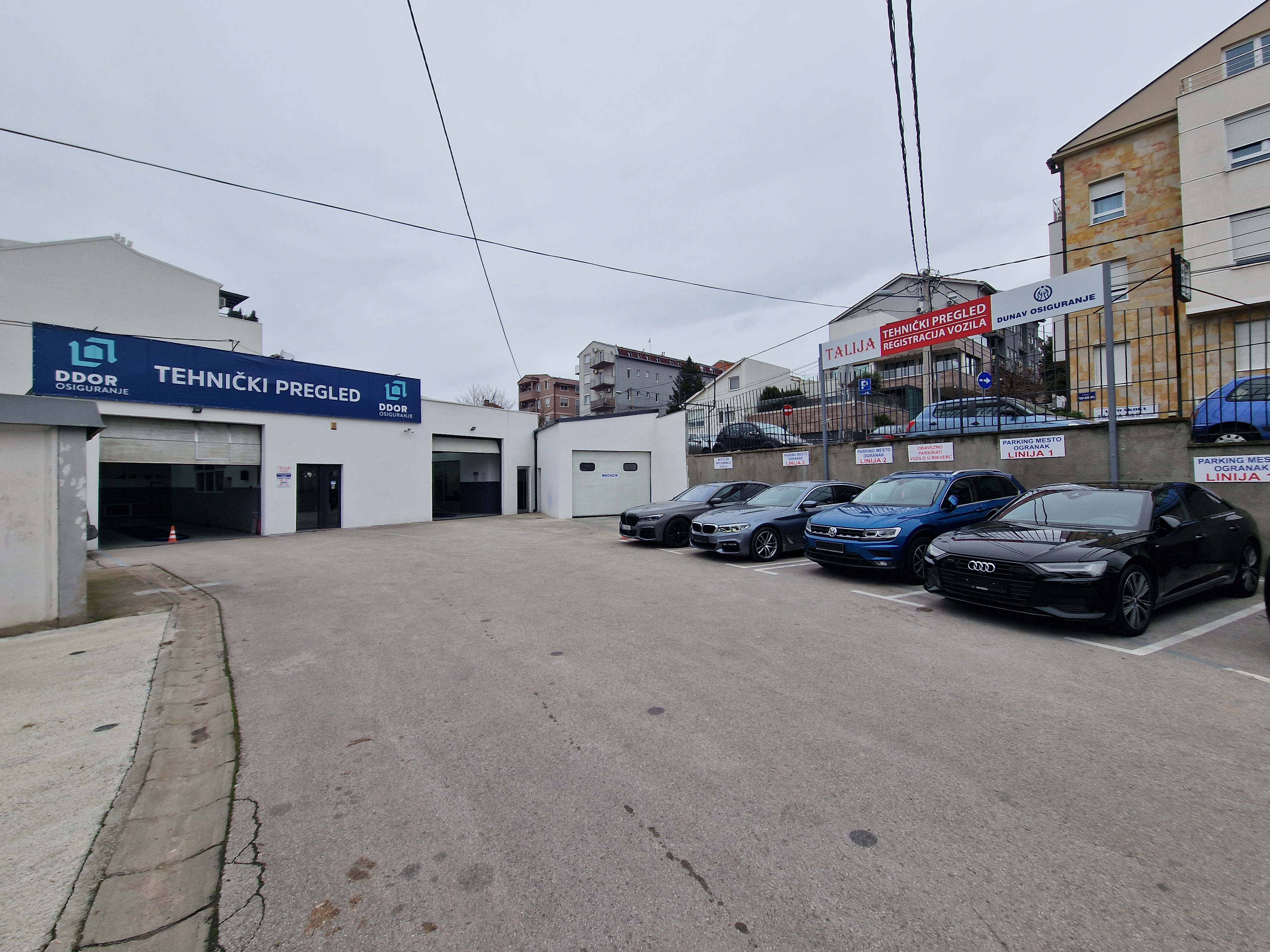 Kontrolor na tehničkom pregledu vozila